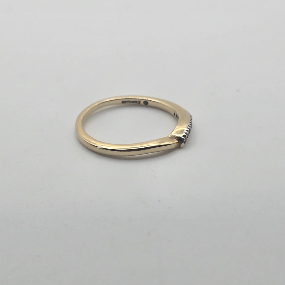 7.5 14k Gold and Diamond Women's Ring - Picture 5 of 9